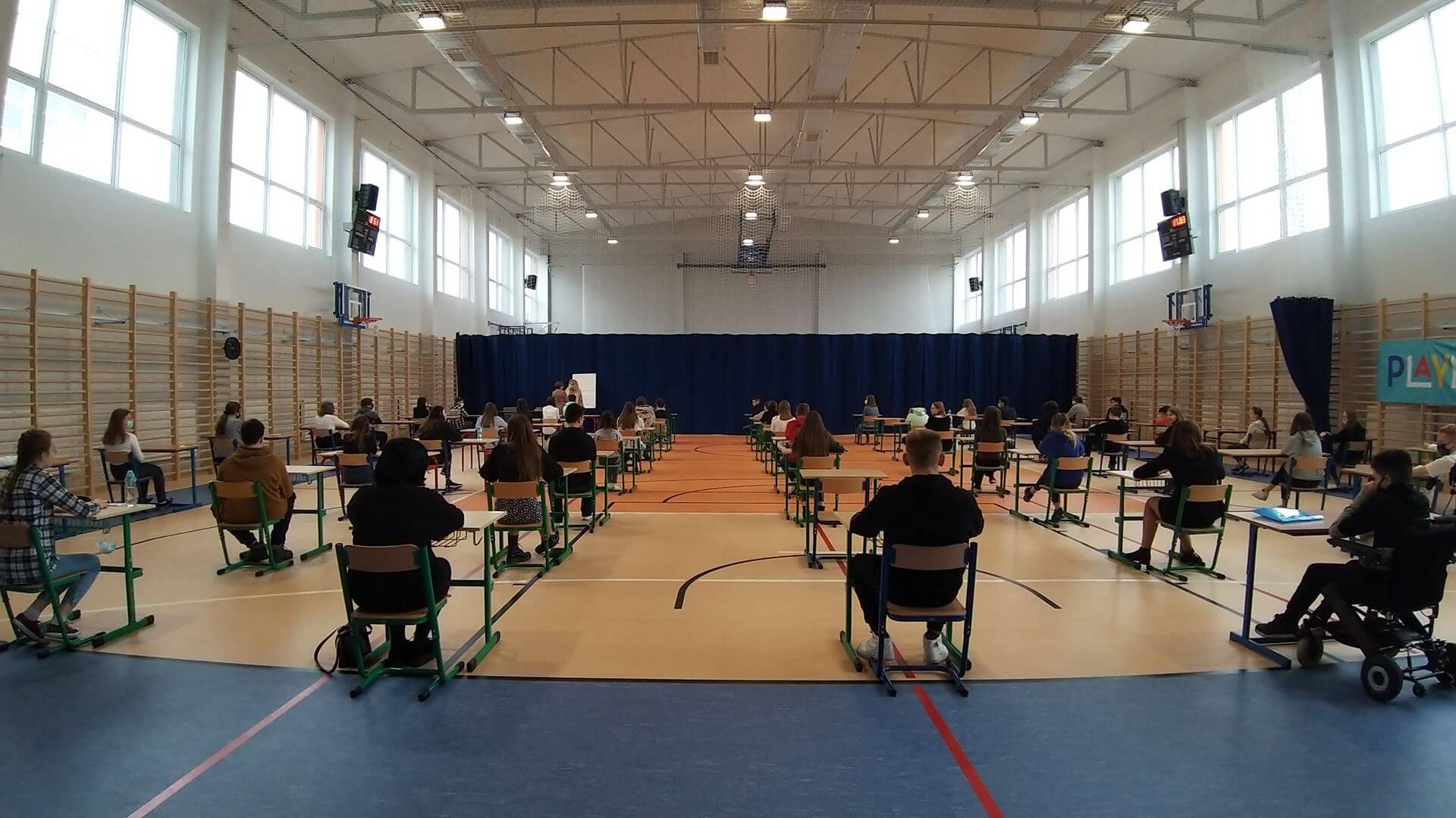 Wyniki egzaminów ósmoklasisty są nieco lepsze niż przed rokiem - wynika z danych CKE