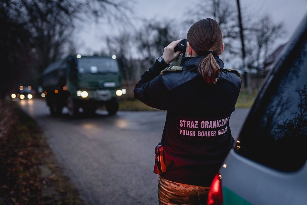 Polskie służby zatrzymały 33 migrantów, którzy próbowali nielegalnie przekroczyć polsko-białoruską granicę
