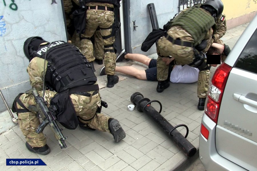 Zatrzymani kolejni podejrzani w śledztwie dotyczącym tzw. dopalaczy