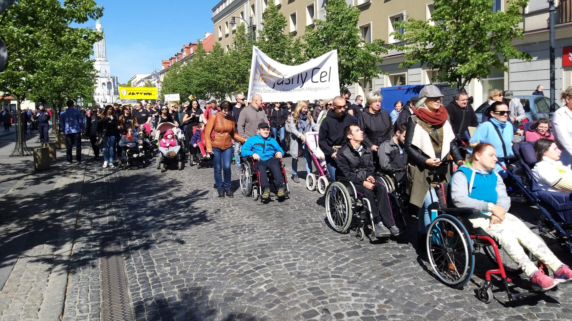 Ponad 1000 osób przeszło ulicami Białegostoku w Marszu Godności
