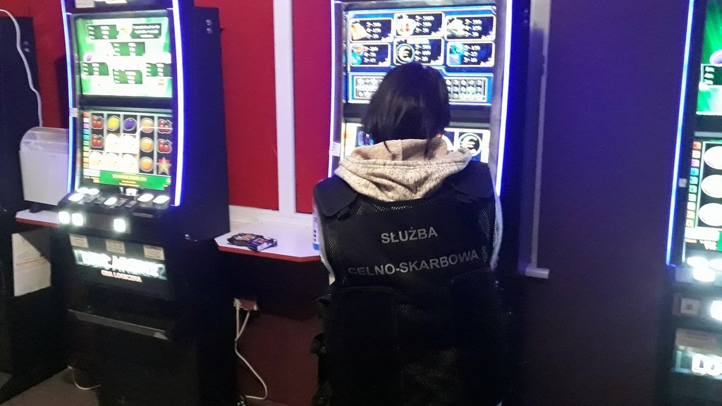 Nielegalny hazard na celowniku KAS