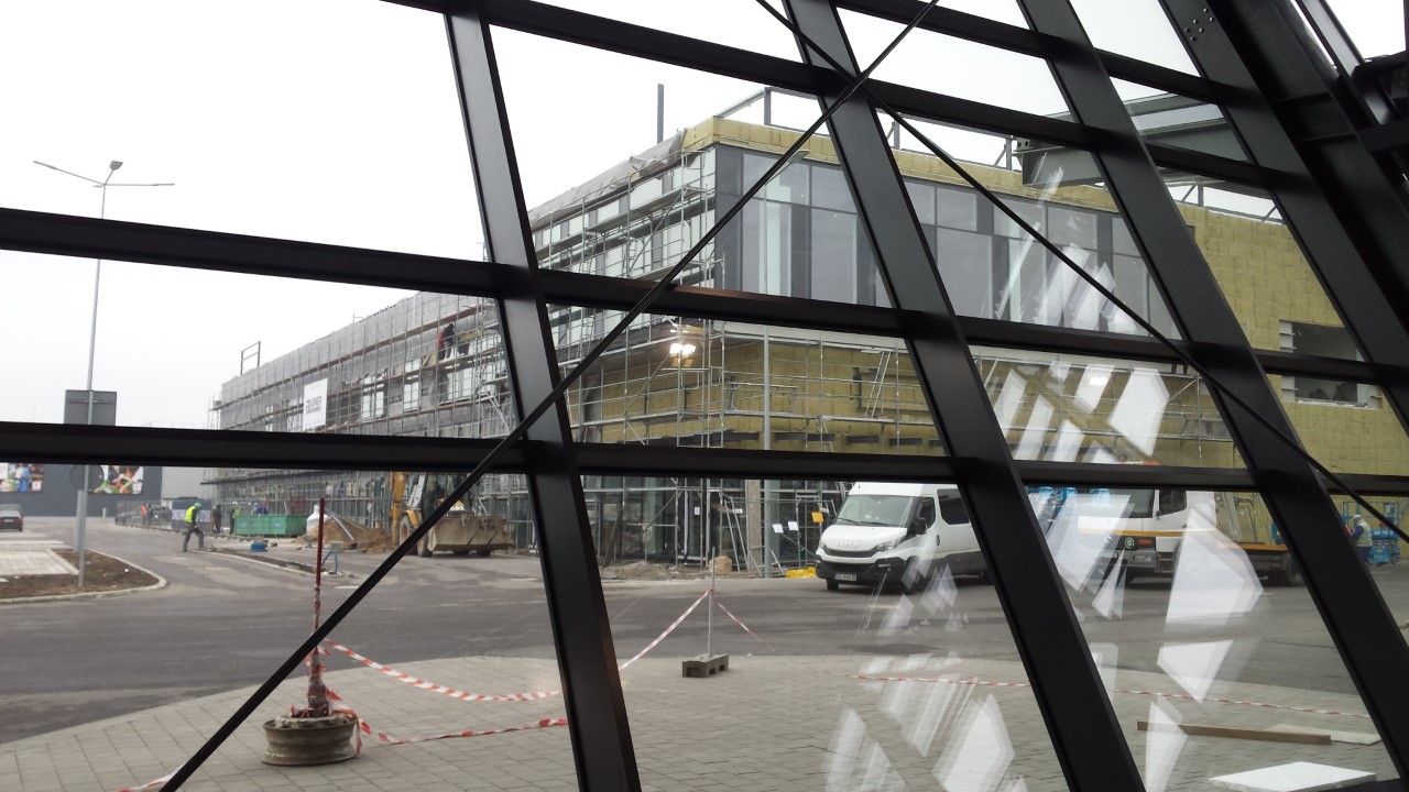 Już nie w kontenerach, a w nowym budynku białostockiego dworca PKS mogą czekać pasażerowie