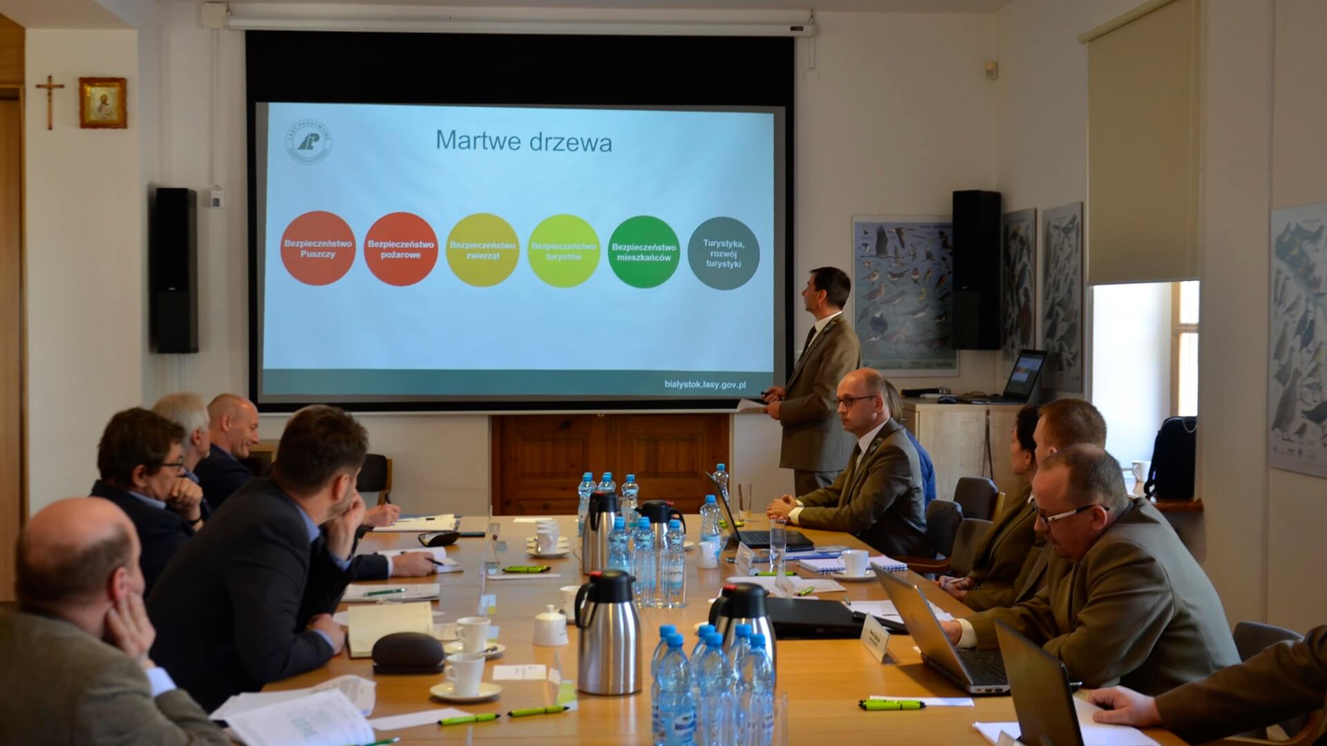 Spotkanie leśników, naukowców i organizacji pozarządowych w Białowieży