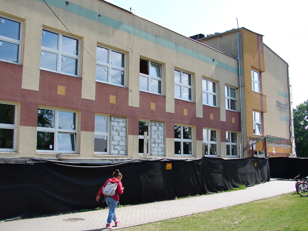 W szkole trwa remont - uczniowie zambrowskiej podstawówki rozpoczną wakacje wcześniej