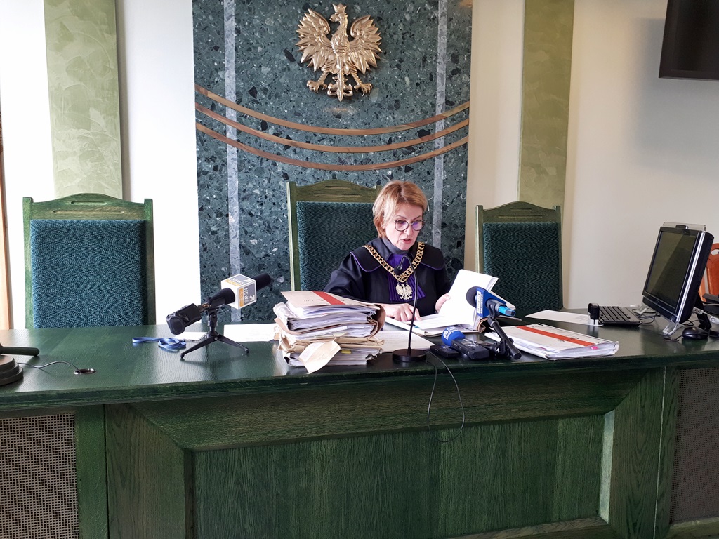 Pół roku więzienia za wyrzucenie psa z balkonu