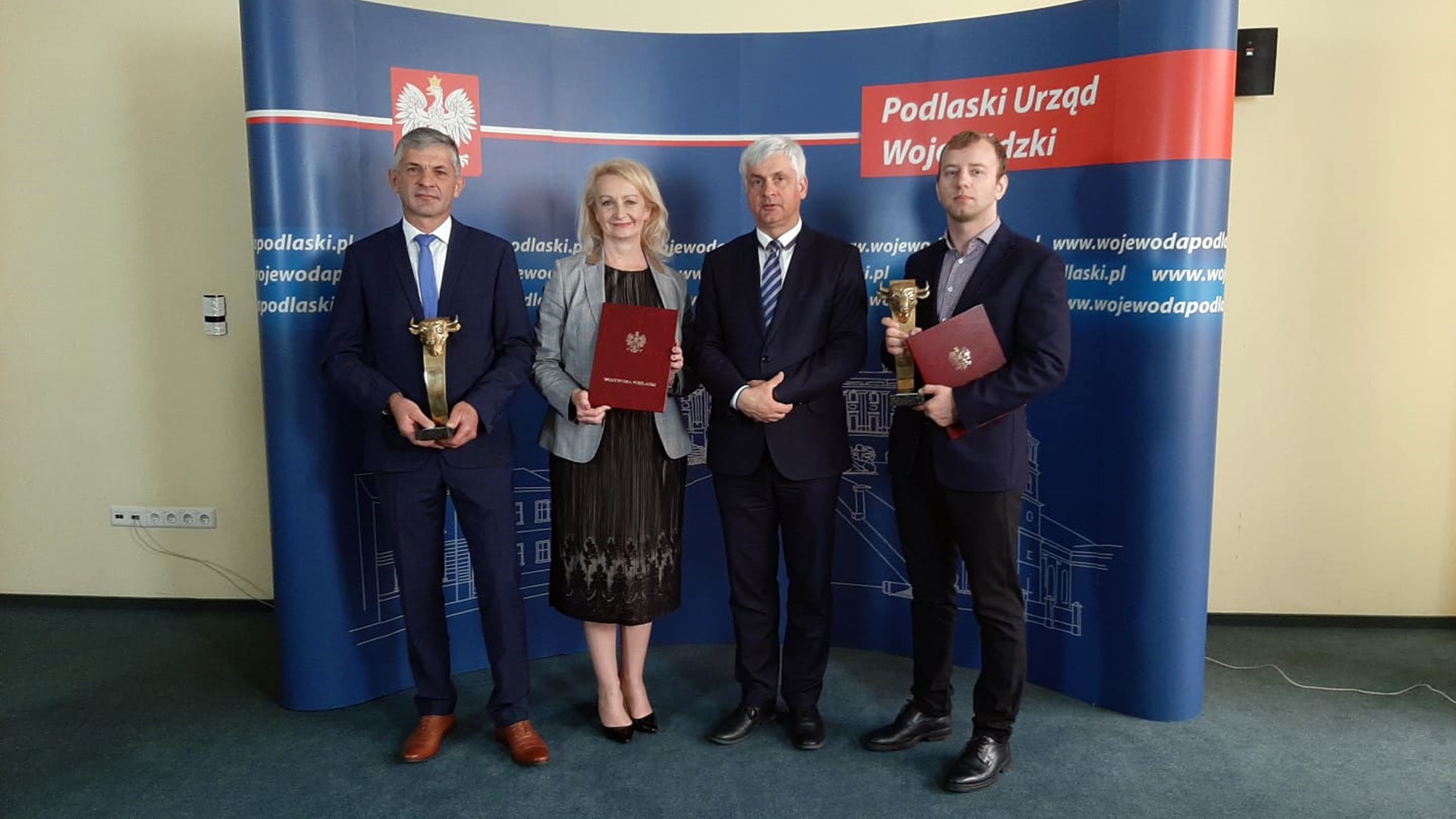 Laureaci konkursu AgroLiga 2019 nagrodzeni przez wojewodę