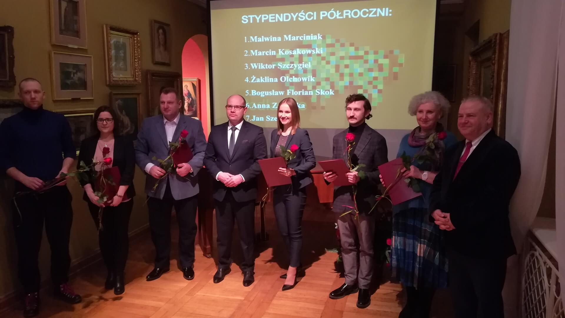 Siedemnaście osób otrzymało stypendia artystyczne marszałka województwa podlaskiego