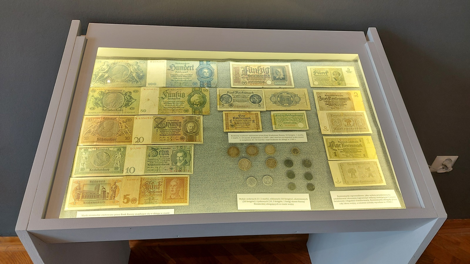 Wystawa "Pieniądz czasów wojny i okupacji 1939-1945" w Muzeum Historycznym w Białymstoku