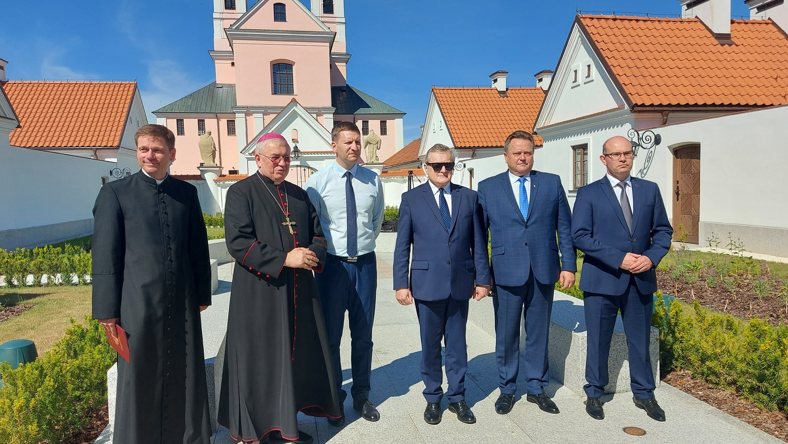Wicepremier Piotr Gliński oglądał wyremontowany klasztor wigierski