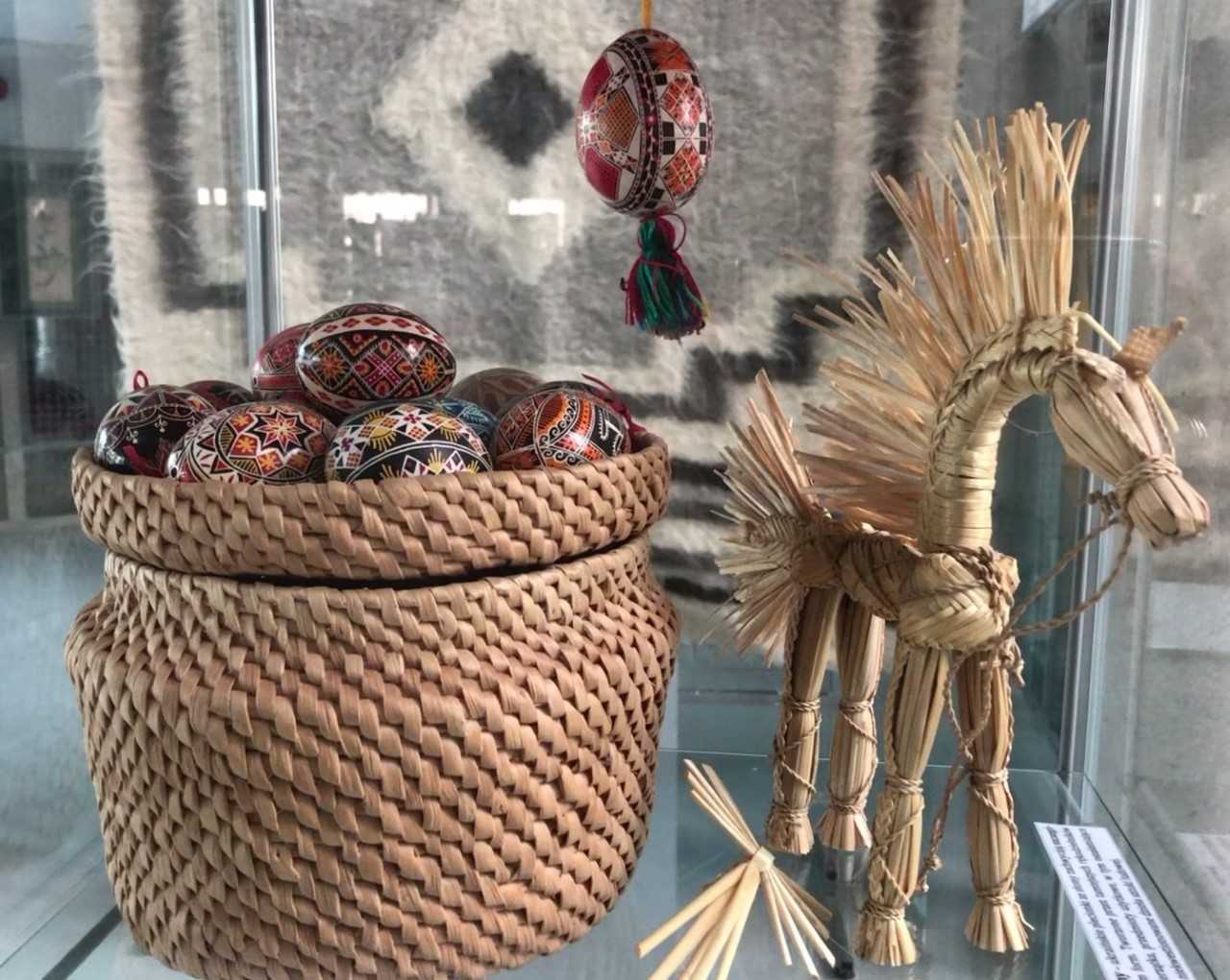 Wystawa "Ukraina blisko nas" na kampusie Uniwersytetu w Białymstoku