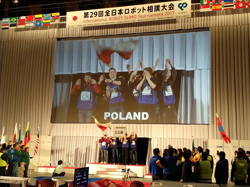 Studenci grupy SumoMasters Politechniki Białostockiej zakończyli rok wygraną w Japonii