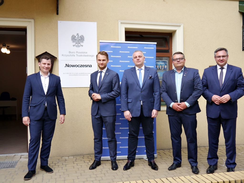Chce pomagać mieszkańcom - poseł Nowoczesnej otworzył biuro w Suwałkach
