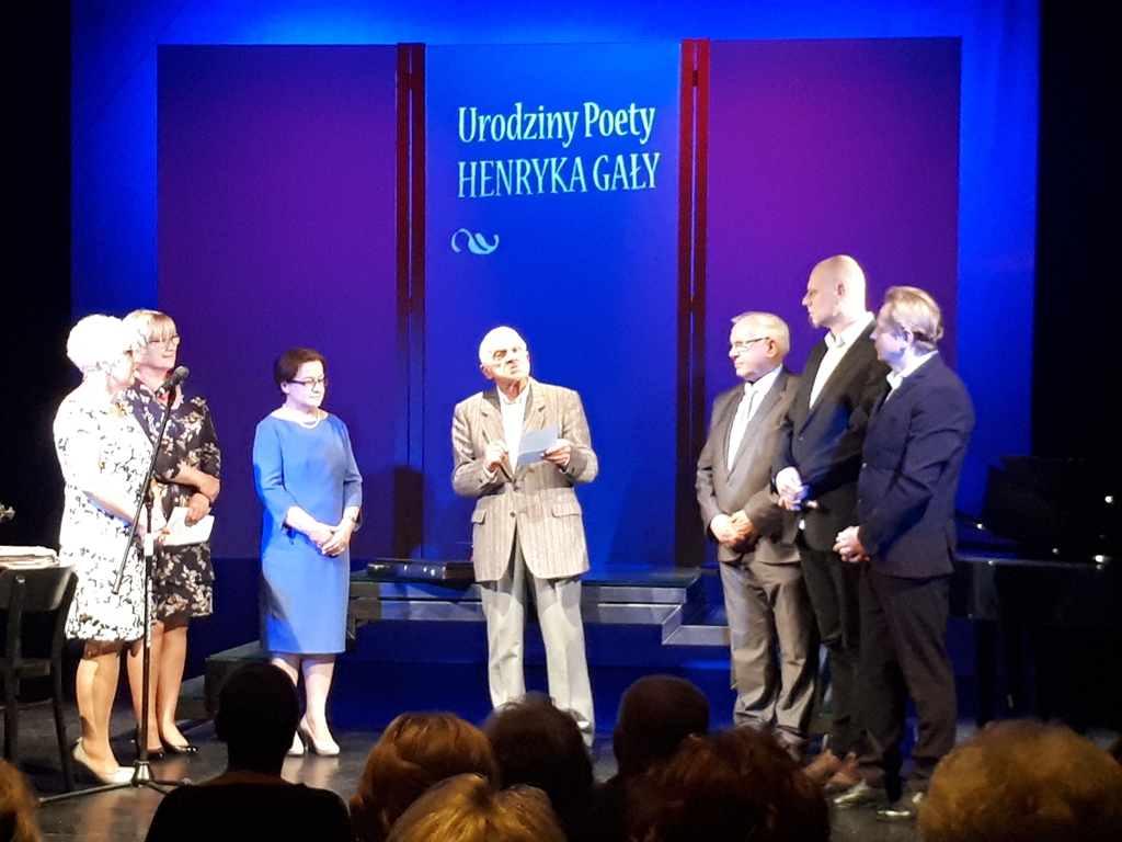 Uczniowie będą w Łomży czytać wiersze Henryka Gały