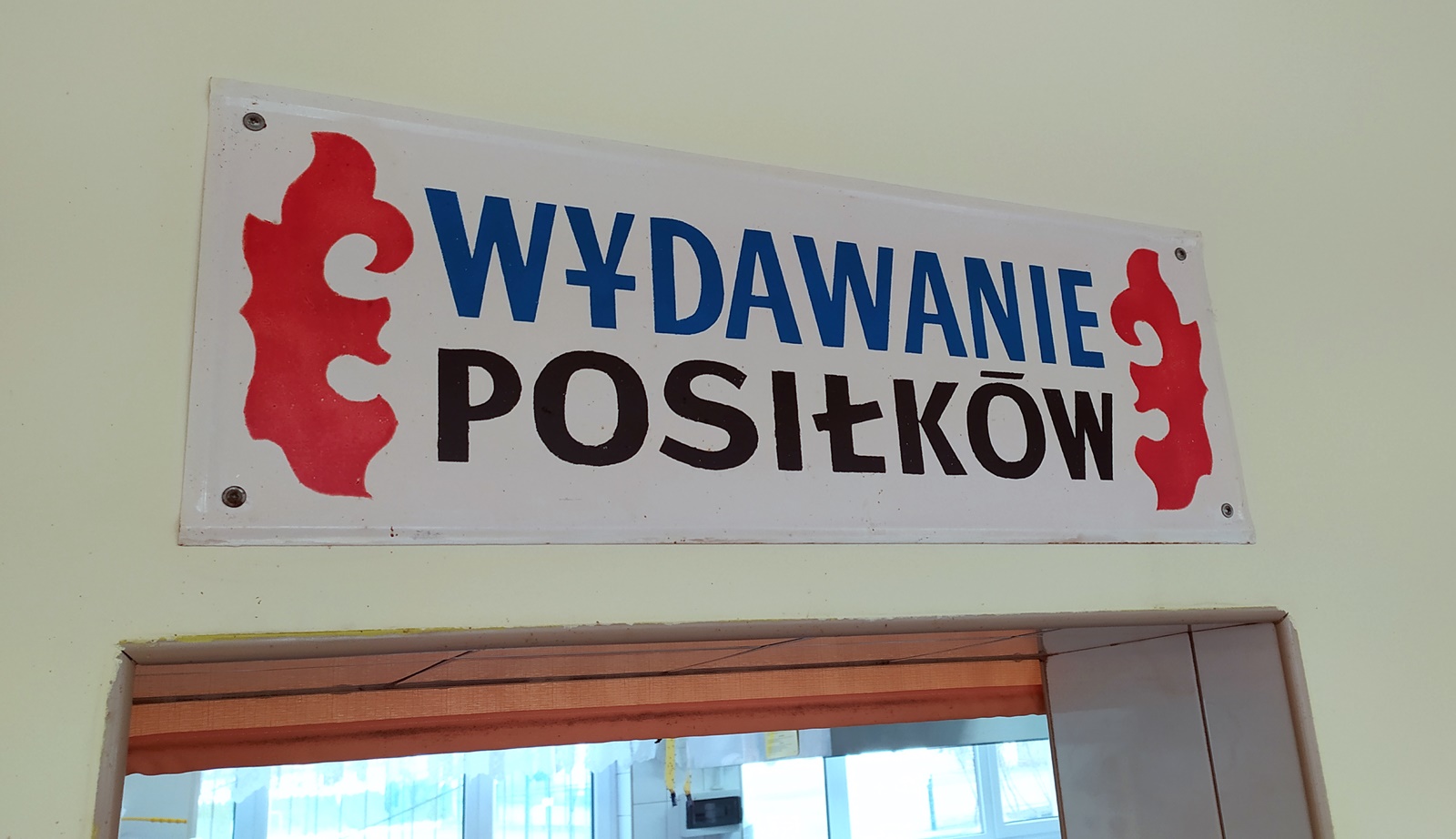 Zamknięta szkoła nie oznacza zamkniętej stołówki - tak jest np. w Suchowoli