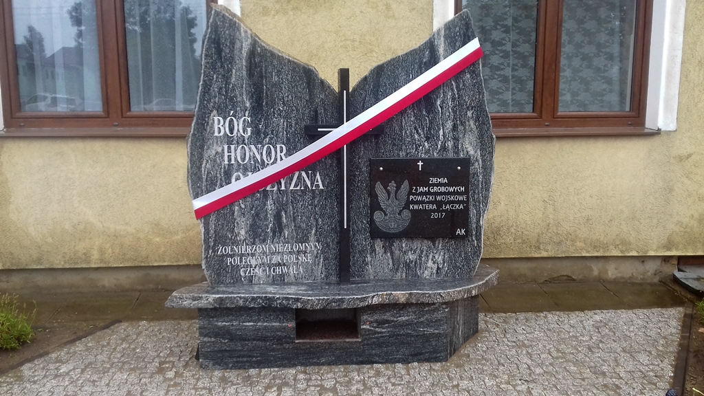 W Brańsku stanął pomnik upamiętniający Żołnierzy Niezłomnych