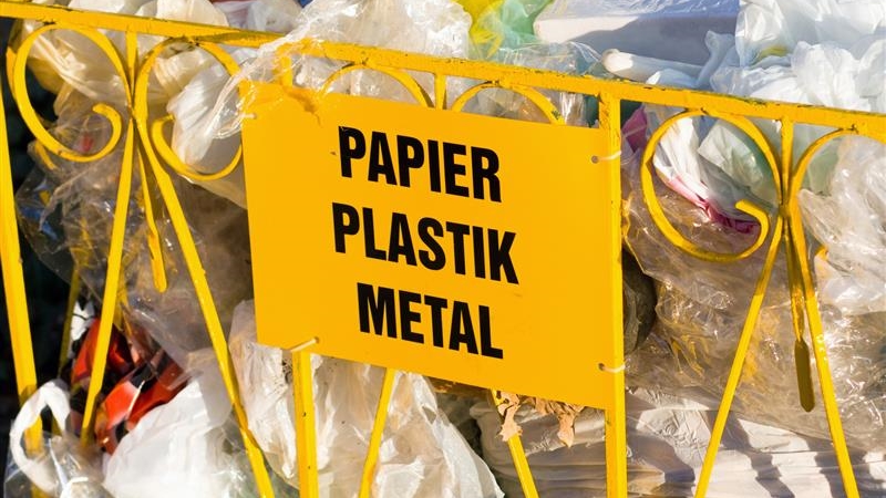 Władze Suwałk chcą, aby opłata za odbiór śmieci wzrosła o 8 zł