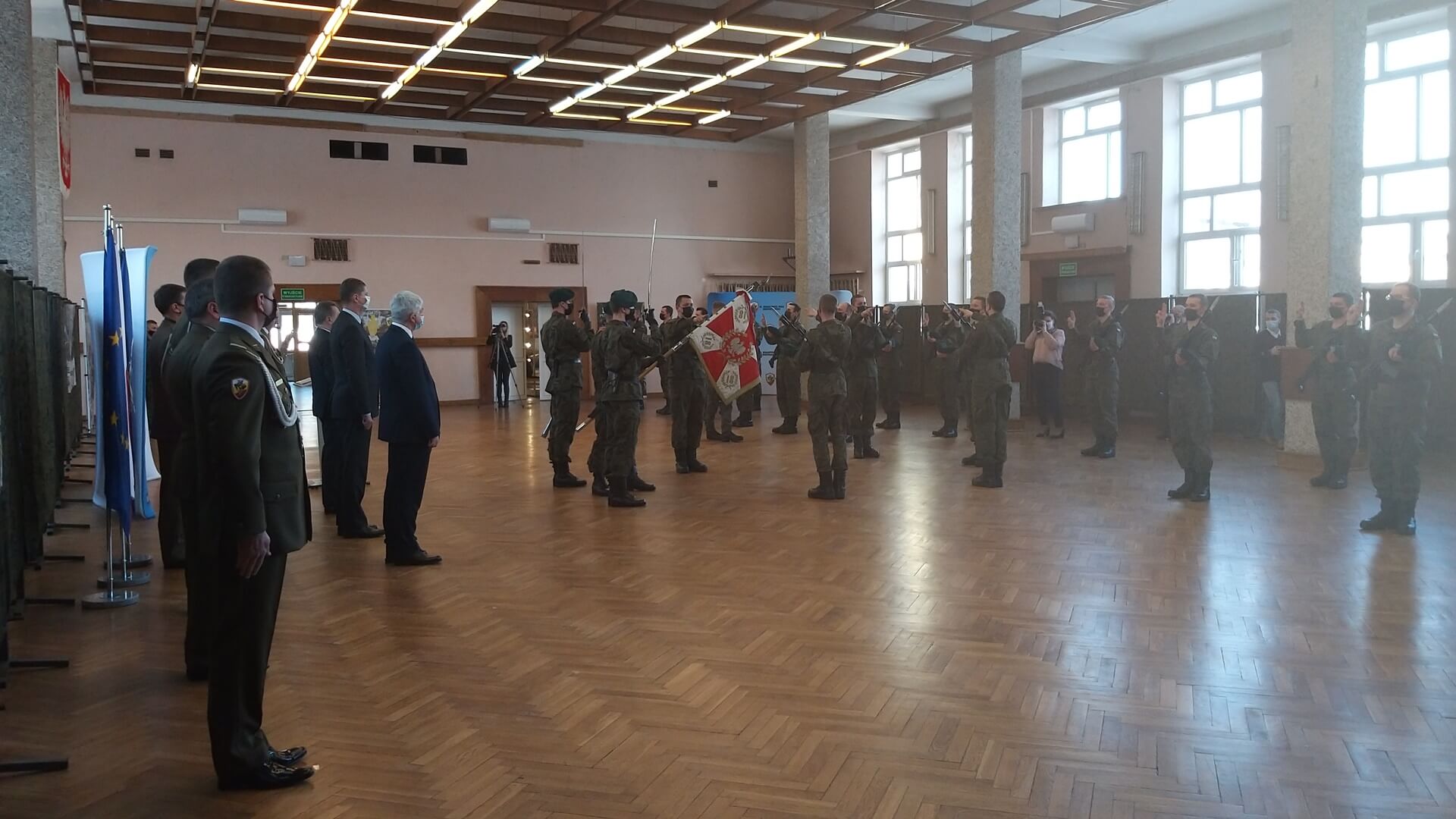 Prawie 30 żołnierzy złożyło w Białymstoku przysięgę - to kandydaci do służby zawodowej