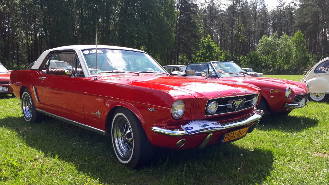 "Sokólskie Klasyki Nocą" - zabytkowe auta w centrum Sokółki