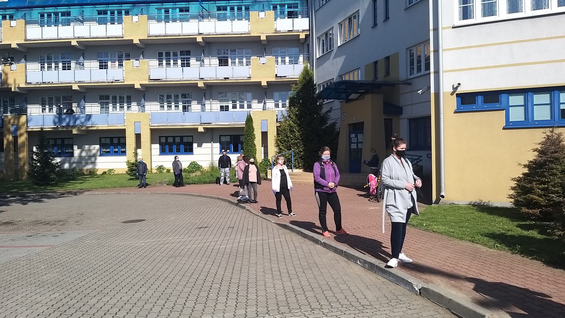 Przebadano na koronawirusa połowę pracowników podlaskich DPS-ów - są zdrowi