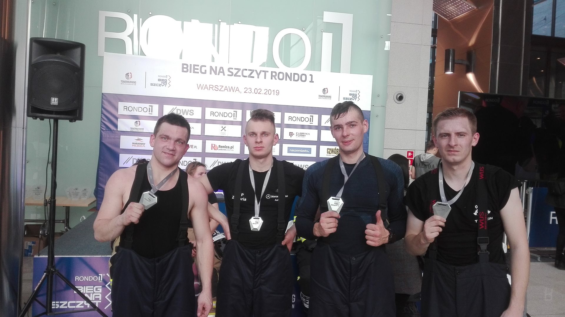 Bieg na szczyt Rondo 1 – podlascy strażacy pokonali ponad 800 schodów