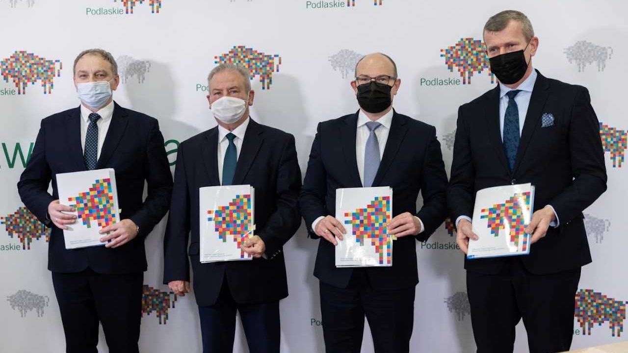 Mieszkańcy Jedwabnego i Łap mogą skorzystać z dotacji na montaż instalacji fotowoltaicznych i solarnych