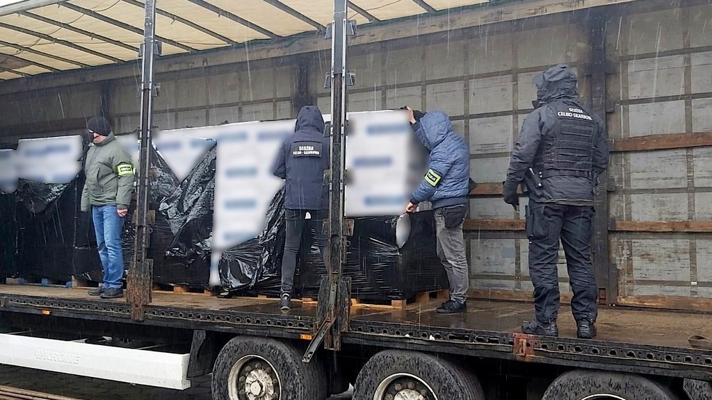 Jeden z największych w tym roku przemytów papierosów udaremnili na Śląsku podlascy funkcjonariusze