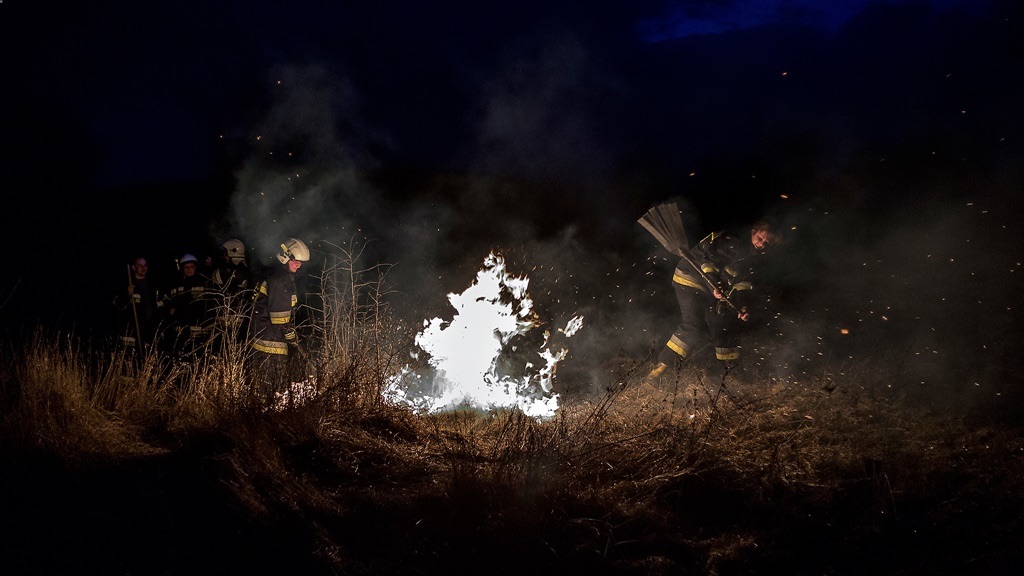 Mimo ostrzeżeń strażaków, wciąż dochodzi do wypalania traw