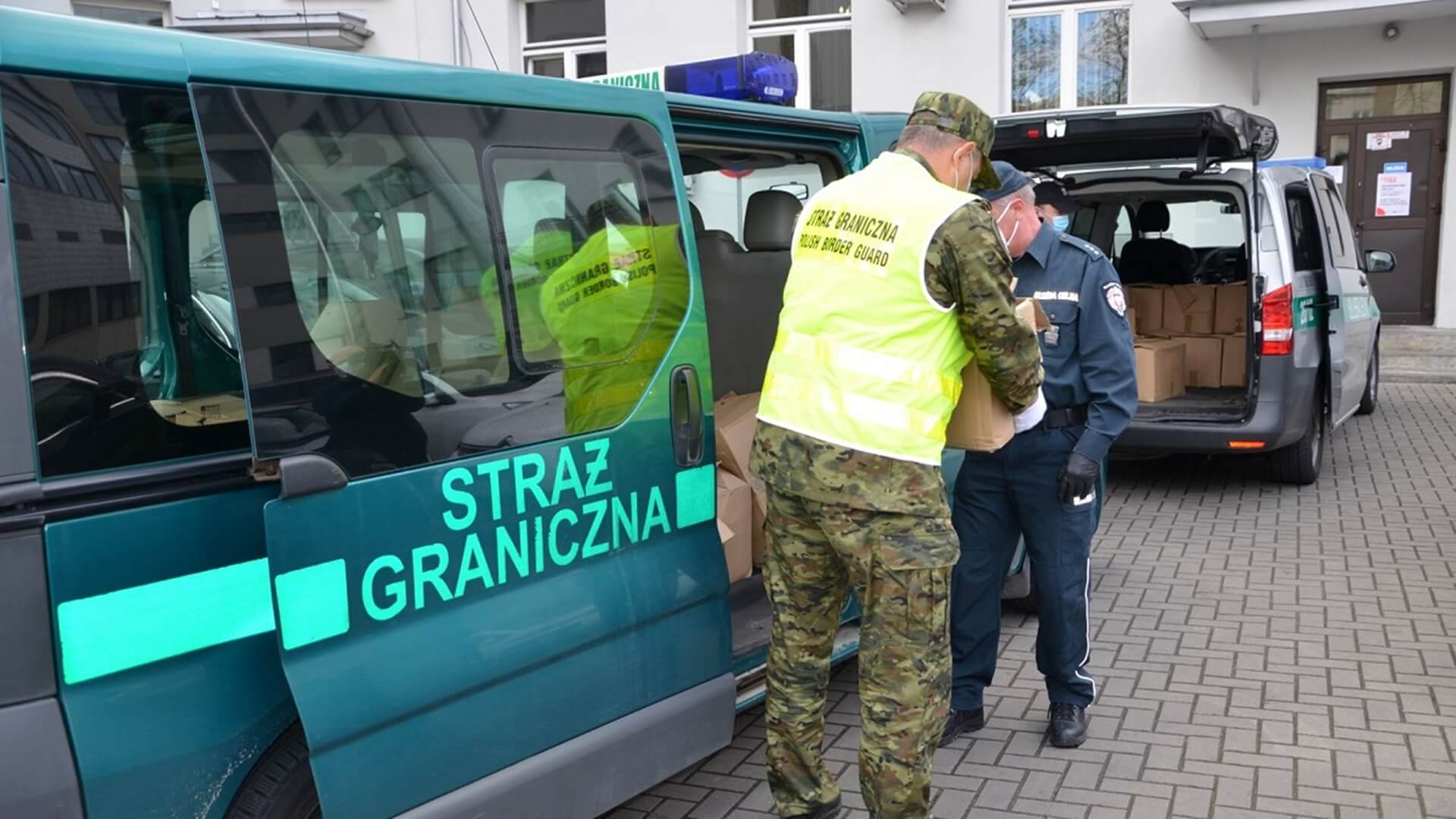 1,6 tys. litrów alkoholu trafiło do podlaskiego sanepidu od KAS i Straży Granicznej