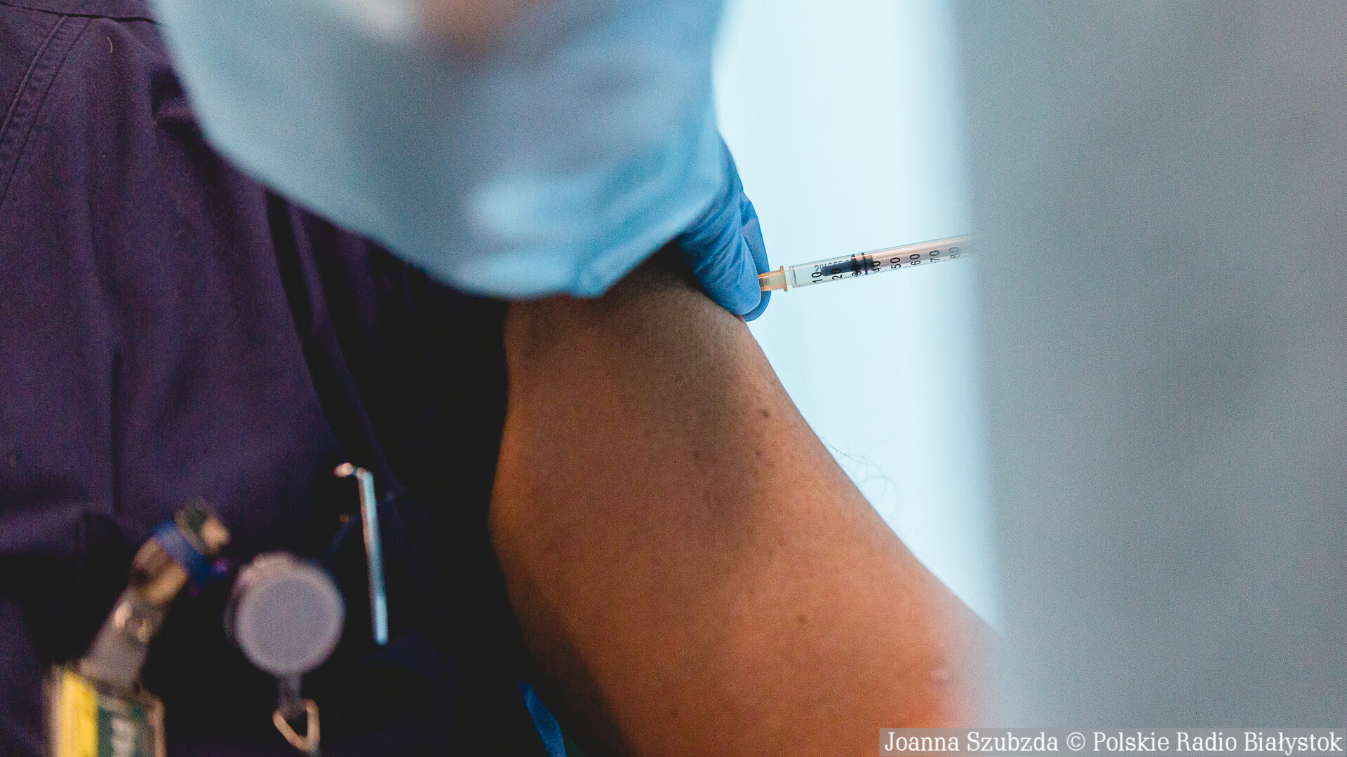 Podlaski NFZ wyznaczył mobilne zespoły do szczepienia obłożnie chorych seniorów w ich domach