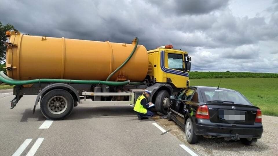 Wypadek na trasie Ełk - Augustów. Dwie osoby ranne