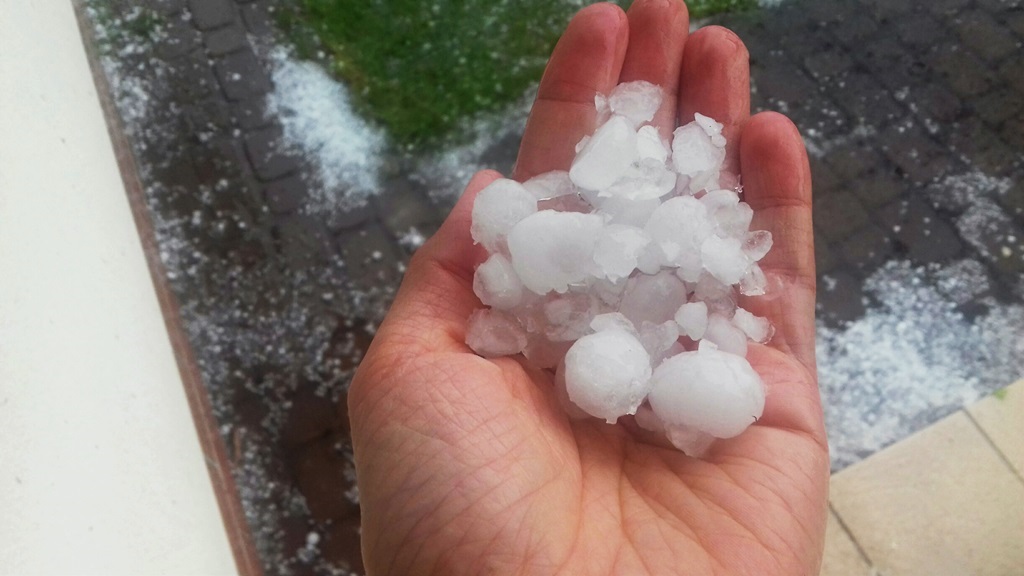 Synoptycy ostrzegają przed burzami z gradem w Podlaskiem