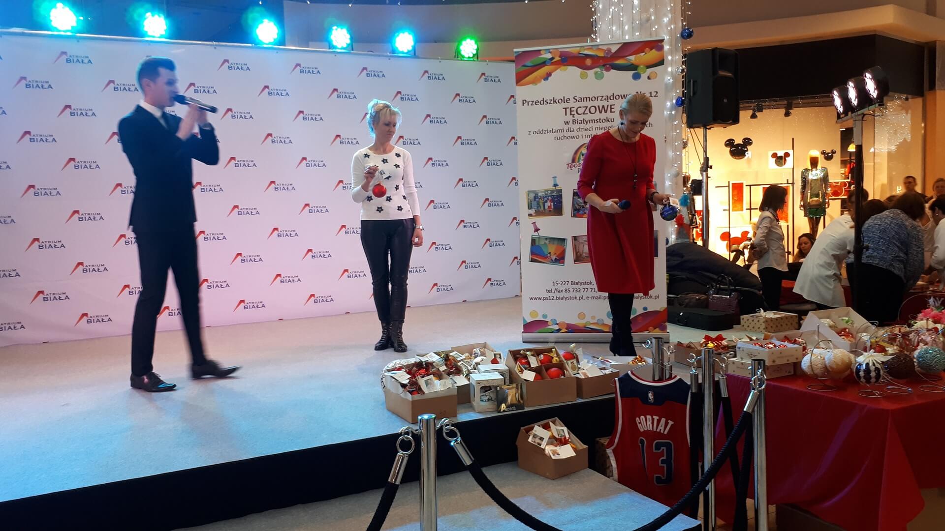 Licytacja bombek na rzecz niepełnosprawnych białostockich przedszkolaków - 10. Festiwal Bombki Choinkowej