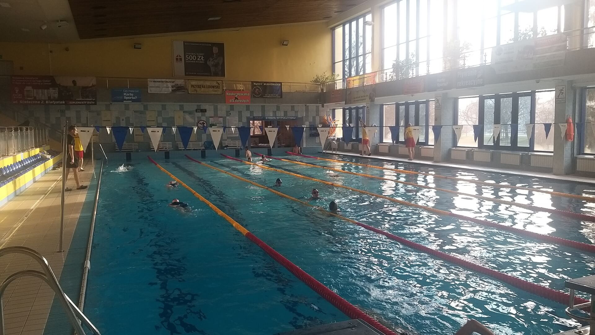 Białostocki OSiR udostępnia w drugi dzień świąt Bożego Narodzenia lodowisko i pływalnię