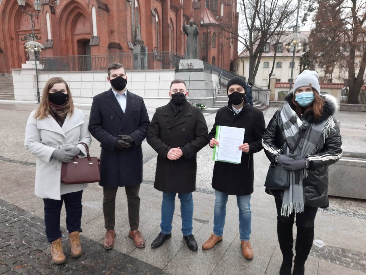Białostoccy działacze Forum Młodych PiS występują w obronie dobrego imienia Jana Pawła II