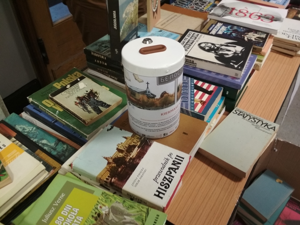 Kupując książkę można wspomóc zbiórkę pieniędzy na odbudowę kościoła w Białymstoku na Syberii