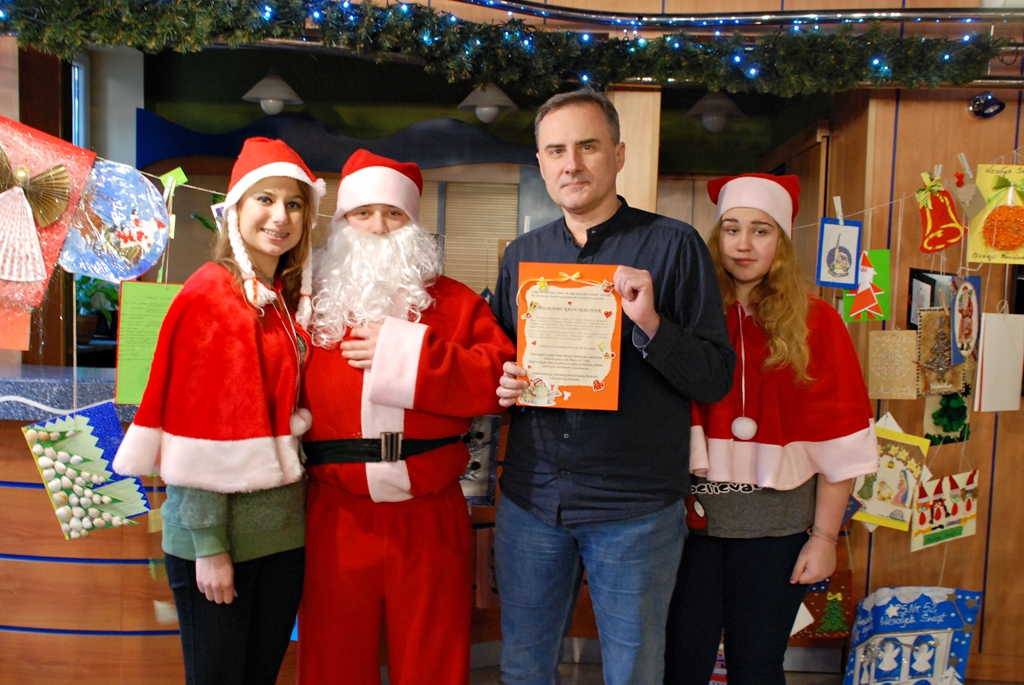 Wolontariusze Szlachetnej Paczki z podziękowaniami dla Radia Białystok