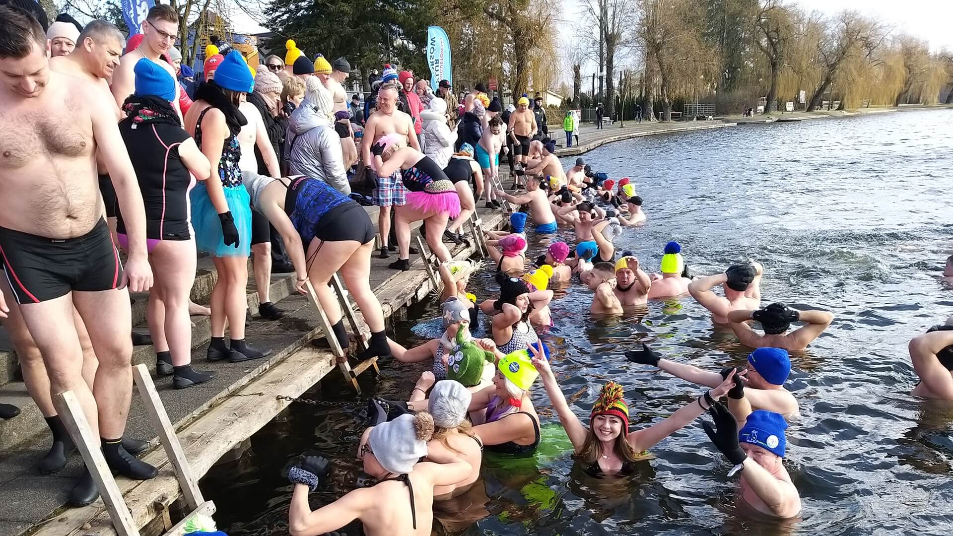 Do Netty - by morsować - wskoczyło około 200 osób