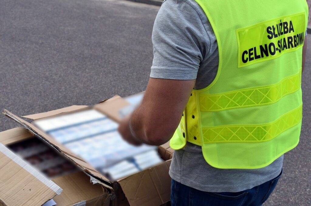 Podlascy funkcjonariusze KAS udaremnili przemyt papierosów k. Raczek