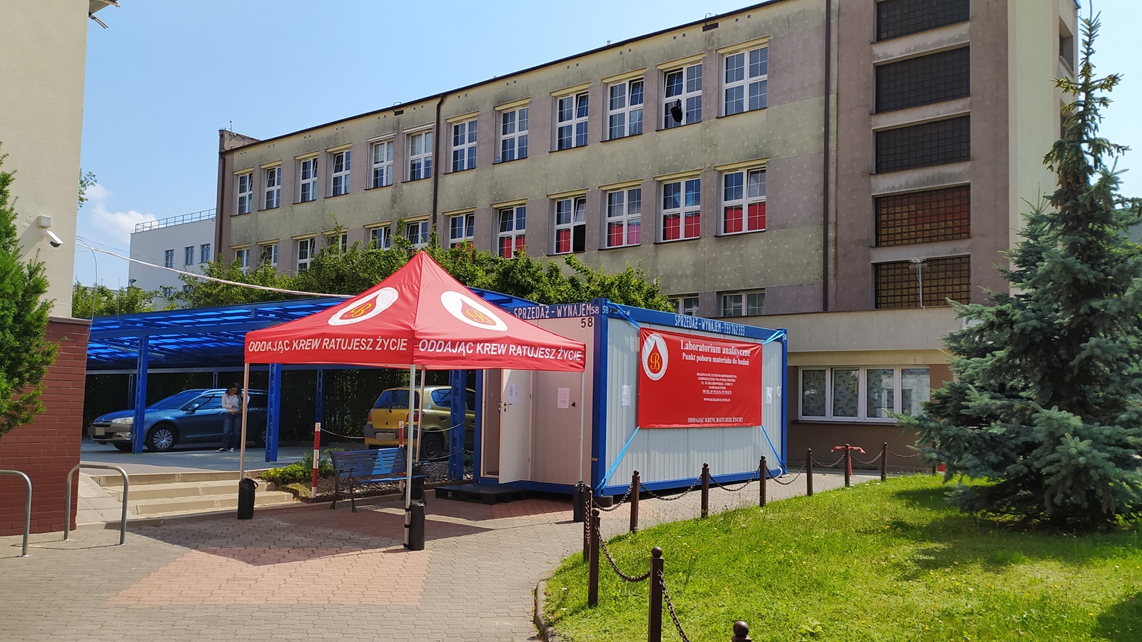 Nawet kilkadziesiąt osób dziennie robi badania na obecność koronawirusa w laboratorium RCKiK w Białymstoku