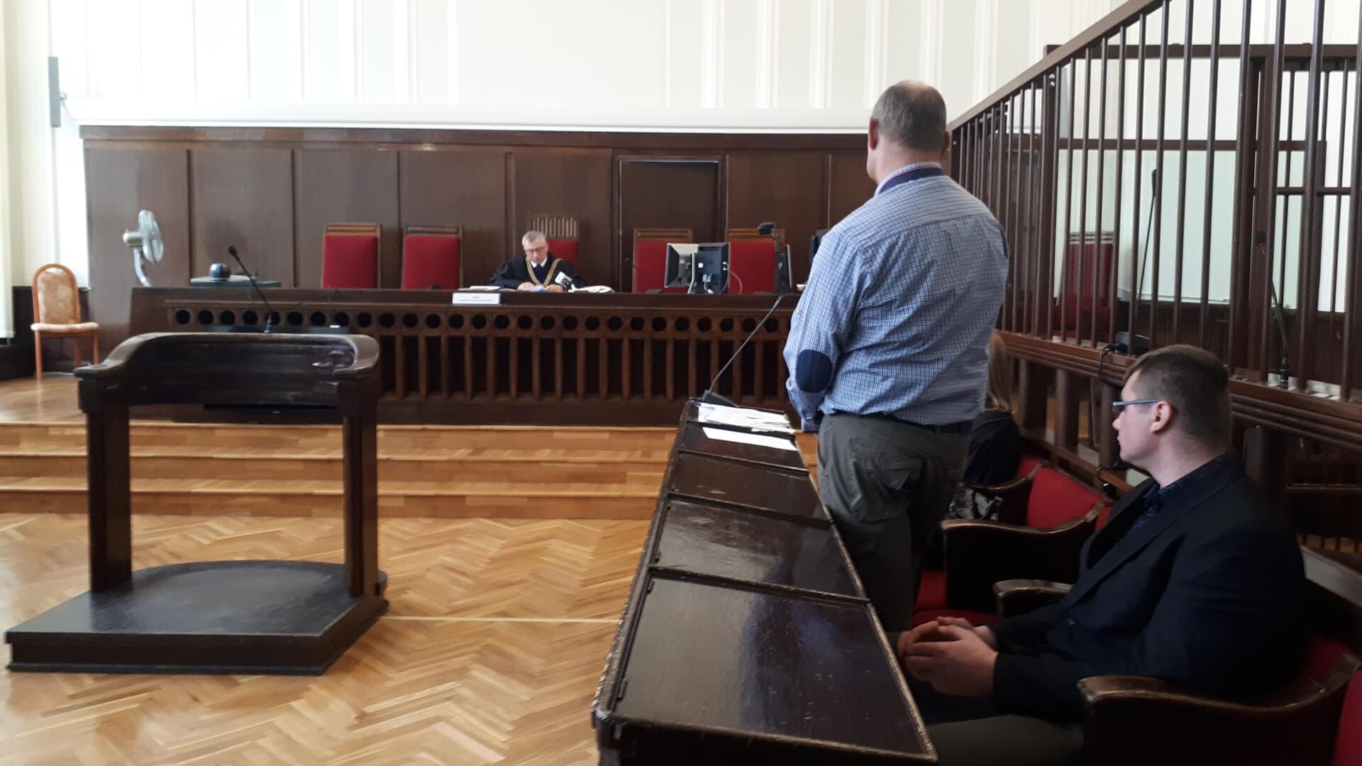 Rozpoczął się proces mężczyzn oskarżonych o napaść na operatora w czasie protestów w Puszczy Białowieskiej