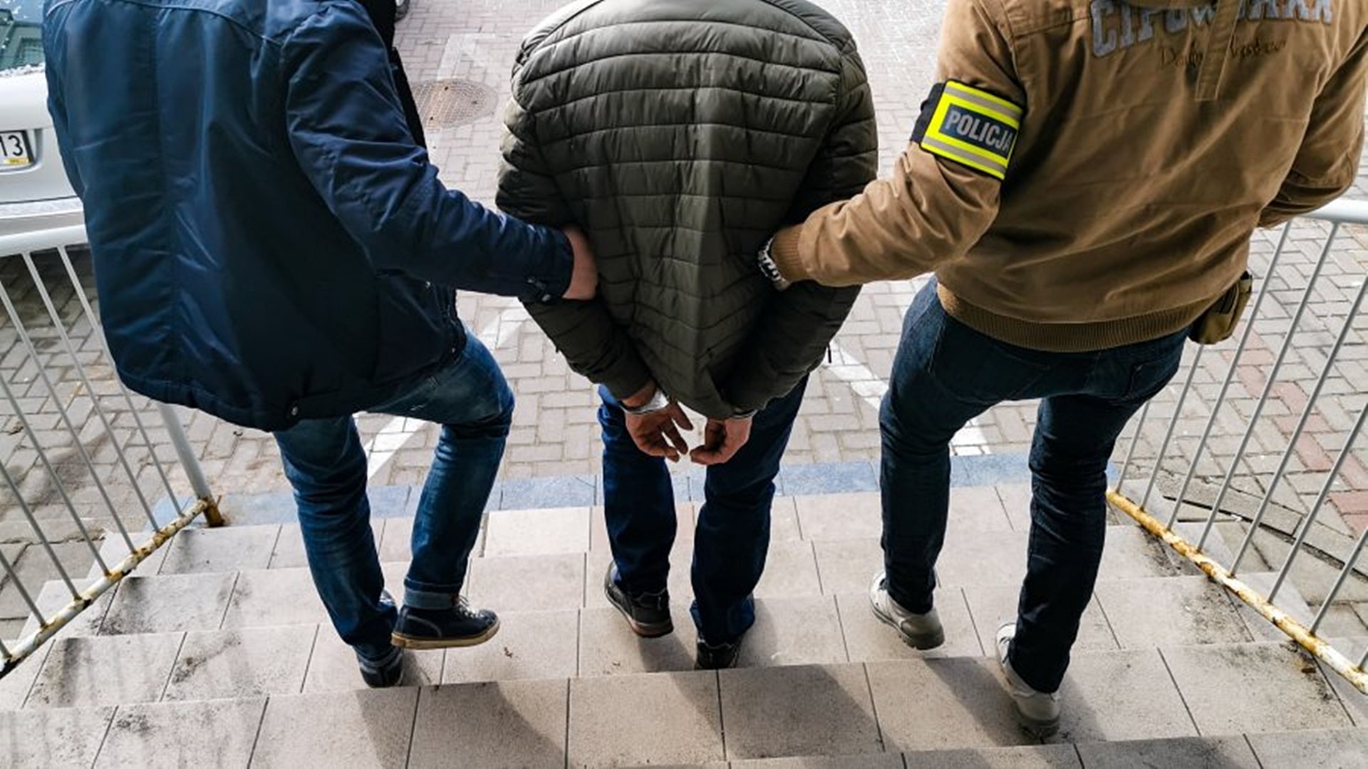 Starsze małżeństwo z Białegostoku przekazało oszustom prawie milion złotych