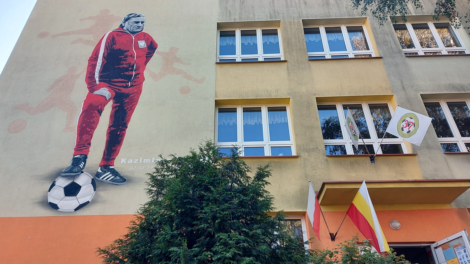 Legendarny trener Kazimierz Górski ma swój mural w Białymstoku