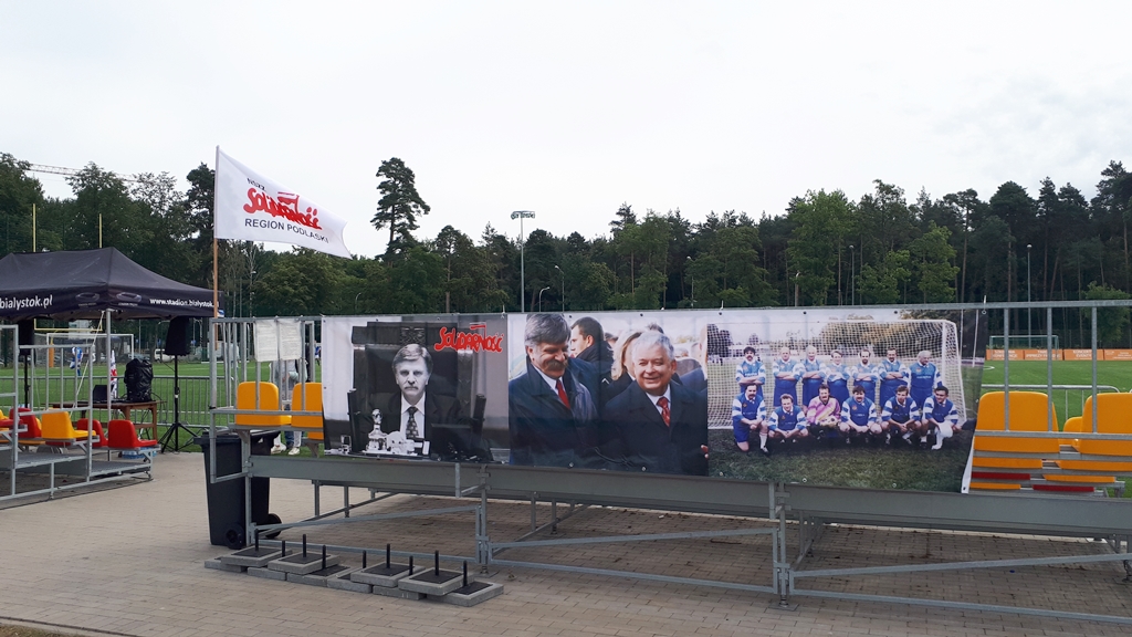 Turniej piłki nożnej i festyn rodzinny na stadionie miejskim