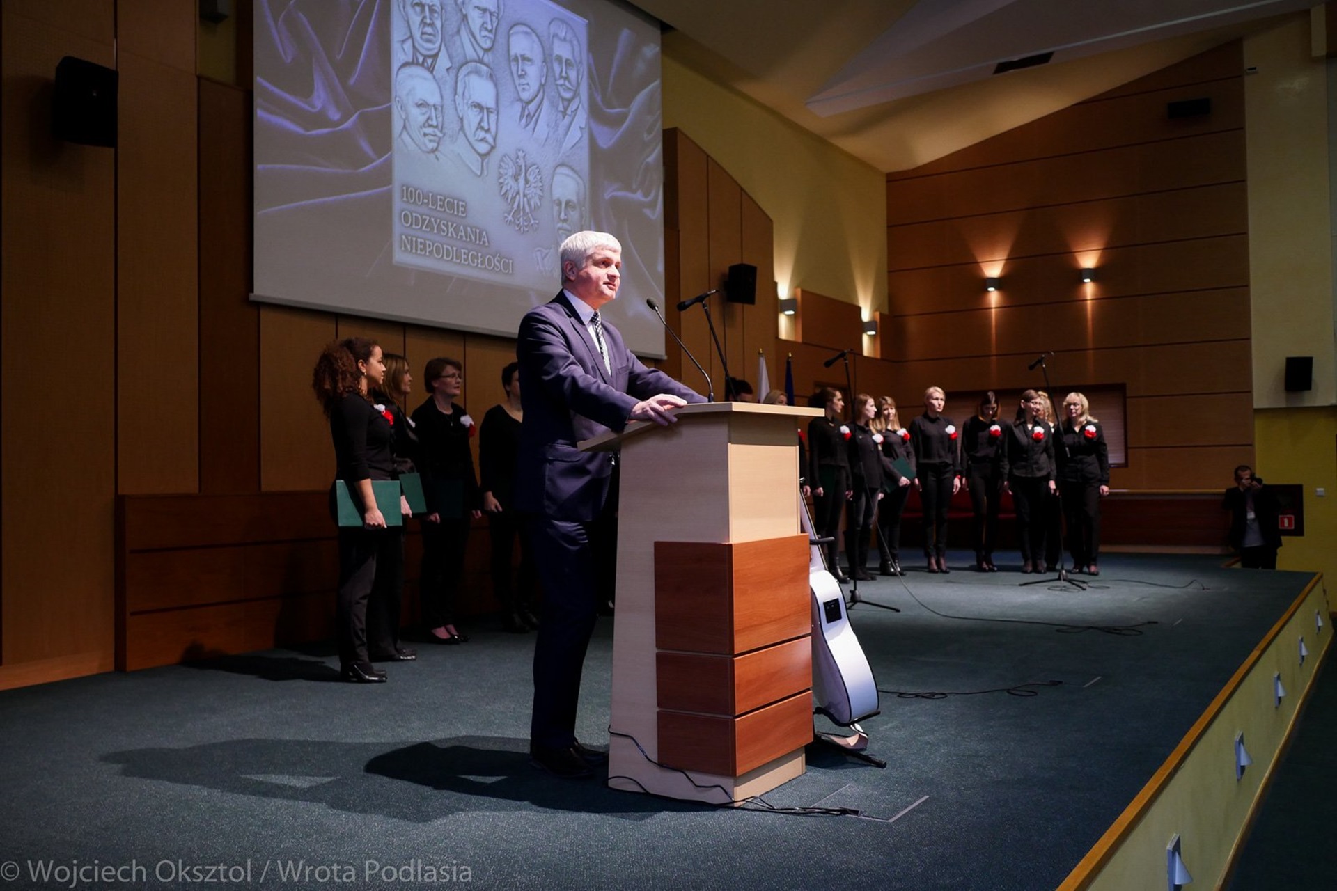 Wojewoda podlaski wręczył Medale 100-lecia Odzyskania Niepodległości