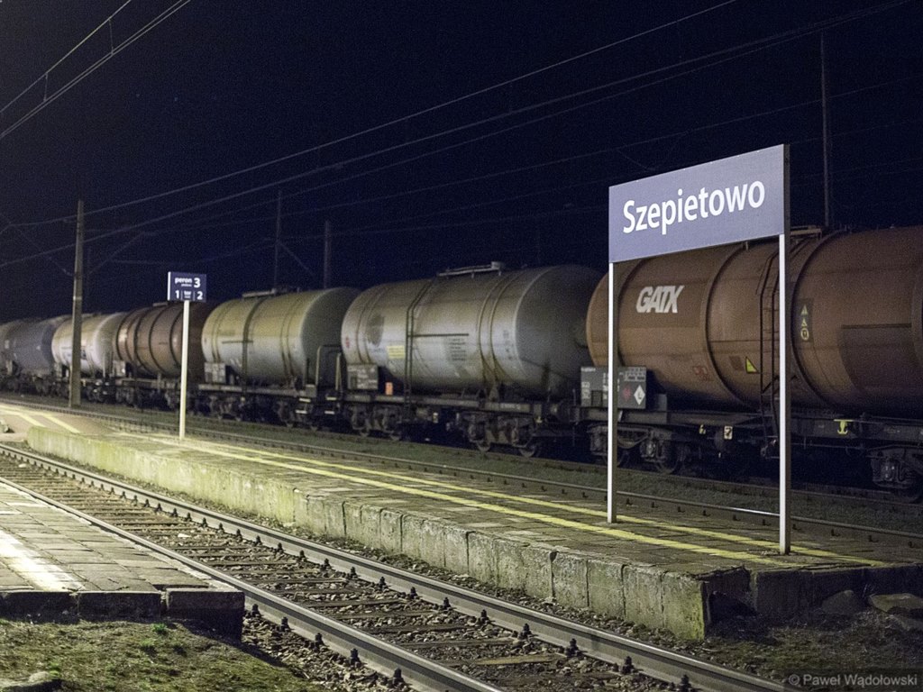 Wyciek ropy z cysterny pociągu towarowego w Szepietowie