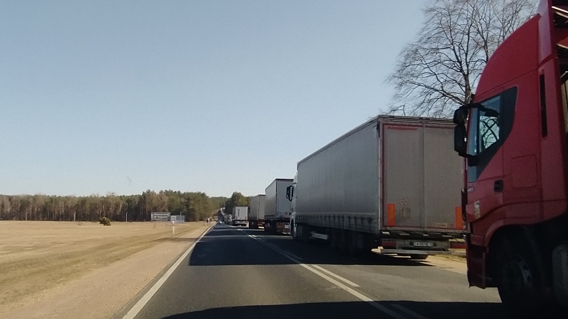 W weekend rośnie kolejka ciężarówek przed Bobrownikami
