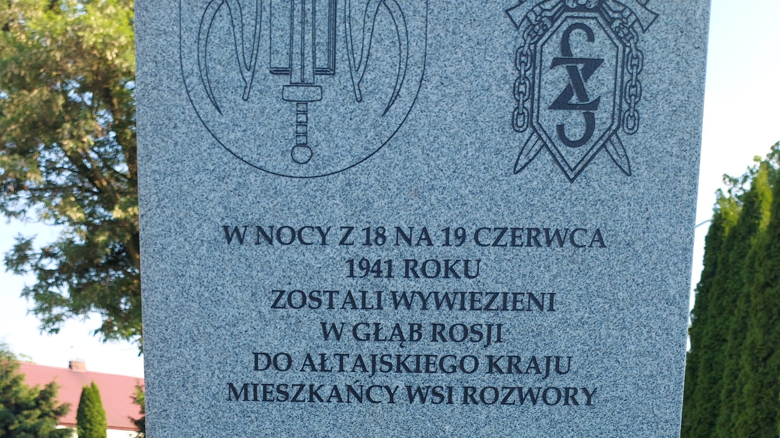 W Rozworach pod Łomżą odsłonięto obelisk upamiętniający tamtejszych Sybiraków