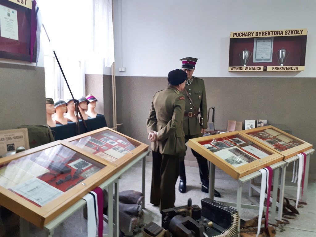 Uczniowie ZST w Białymstoku świętowali 99. rocznicę odzyskania niepodległości przez Polskę