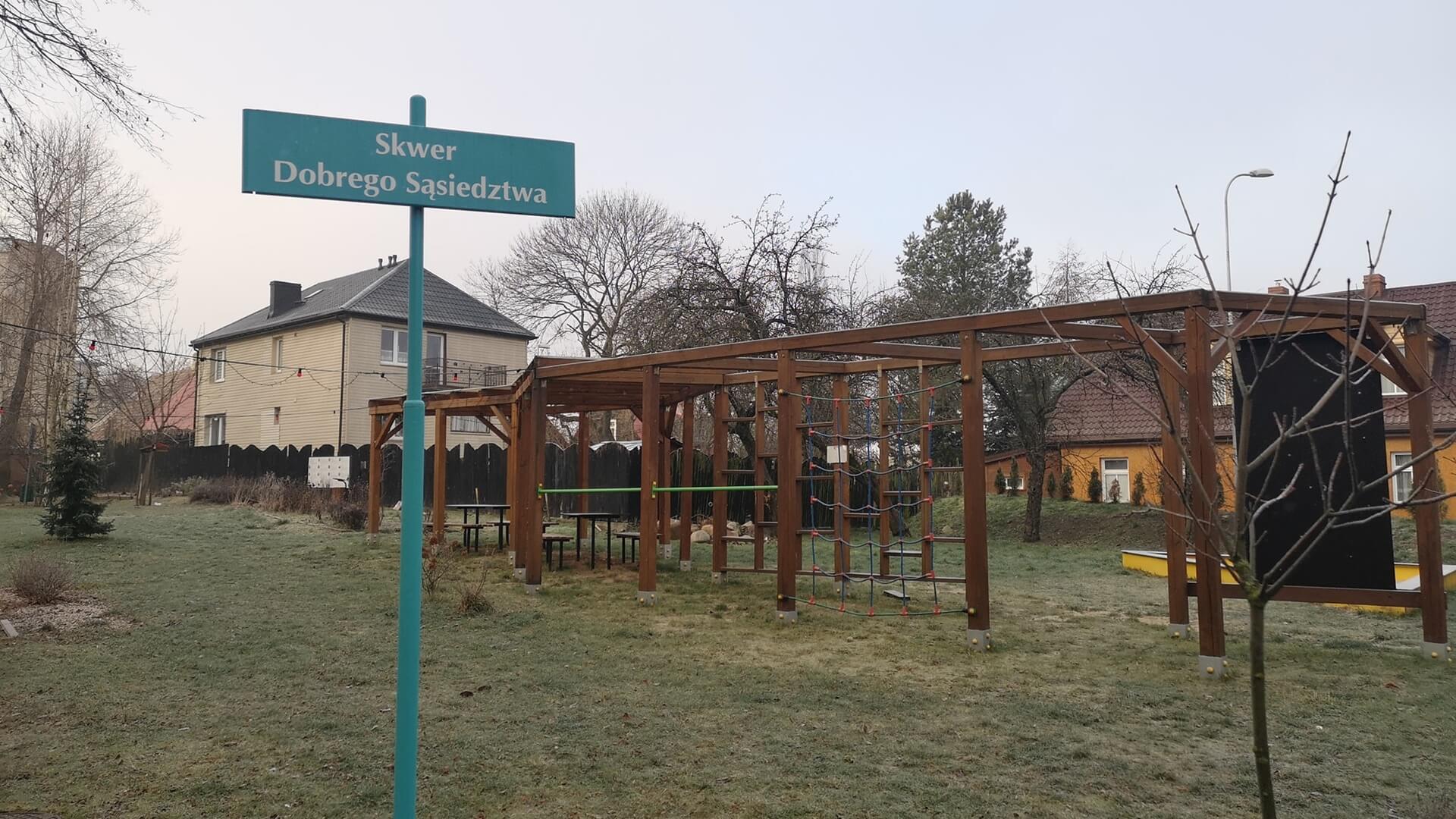 Mieszkańcy bloku przy ul. Włókienniczej 17 w Białymstoku pomagają sobie nie tylko w czasie epidemii