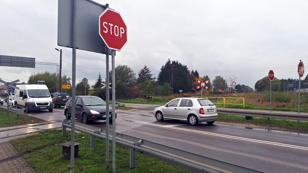 Drogowcy usunęli znaki STOP z przejazdu kolejowo-drogowego na granicy Białegostoku i Zaścianek